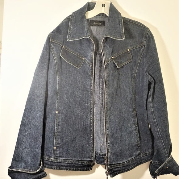 Diana Gellesi - Picture 1 of 1